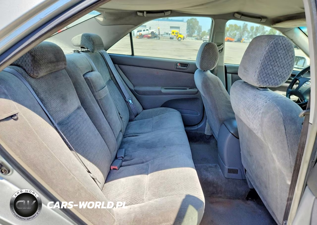 2021 Toyota Camry Le VIN:JTDBE32K320020966 - 10