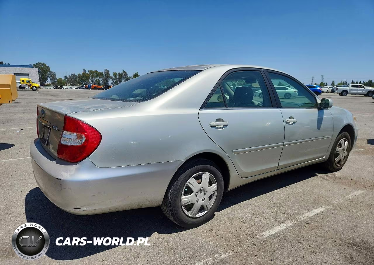 2021 Toyota Camry Le VIN:JTDBE32K320020966 - 3