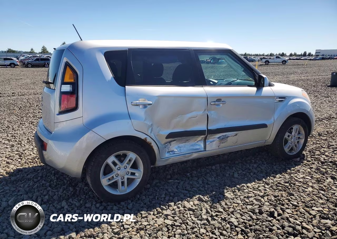 2011 Kia Soul + VIN:KNDJT2A26B7264499 - 3