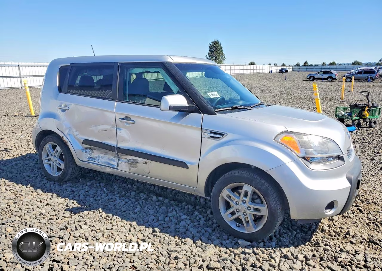 2011 Kia Soul + VIN:KNDJT2A26B7264499 - 4