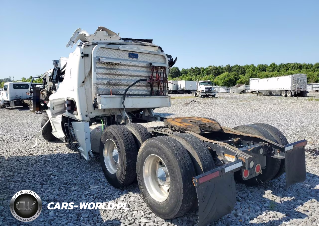 2016 Freightliner Cascadia 125 Semi Truck VIN:3AKJGLBG9GSHB0479 - 3