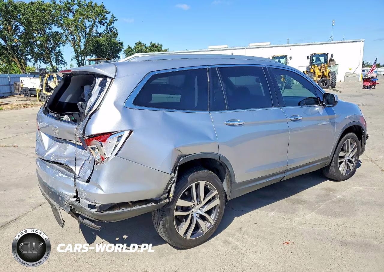 2017 Honda Pilot Elite VIN:5FNYF6H05HB002008 - 3