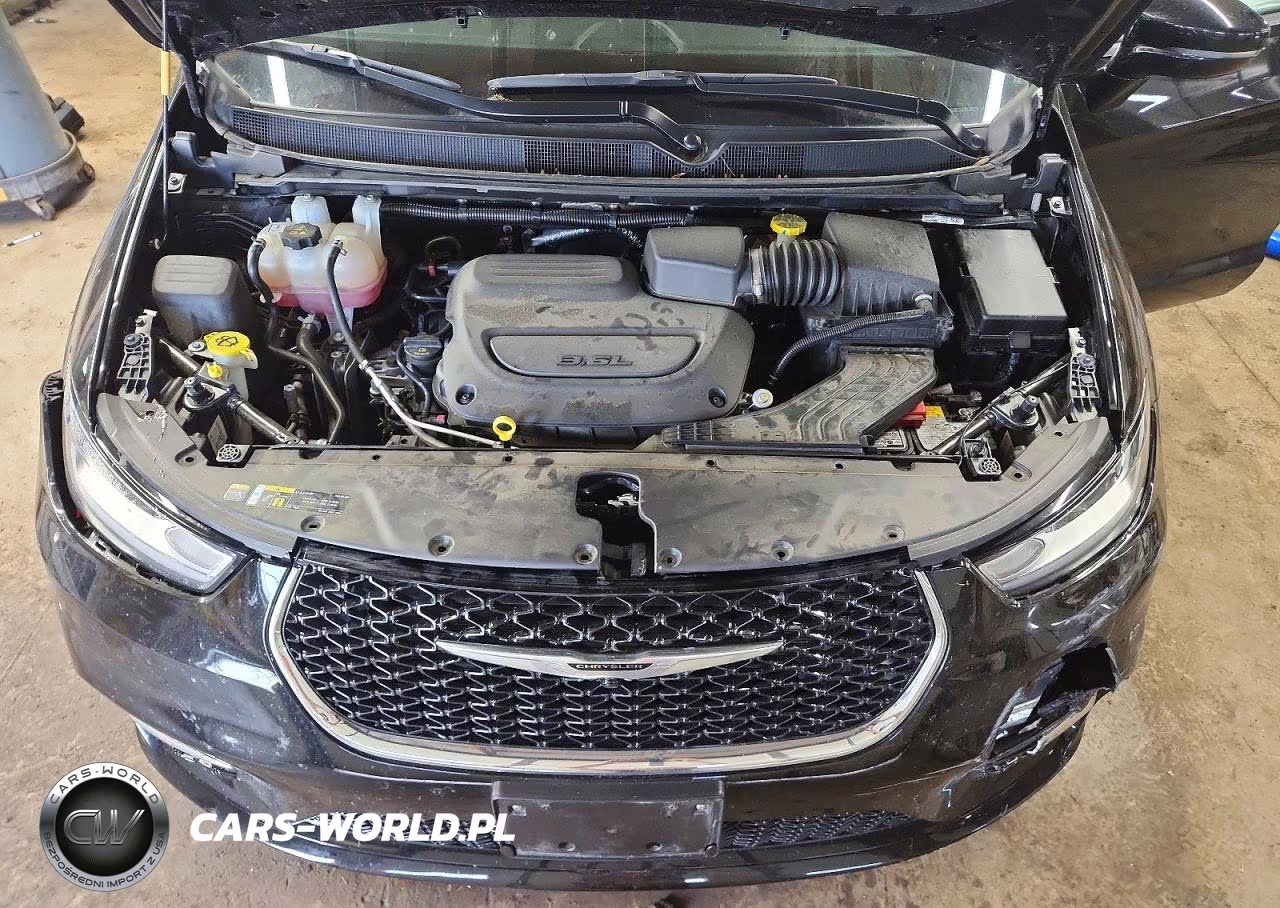 2025 Chrysler Pacifica Select VIN:2C4RC1BG2SR612420 - 12