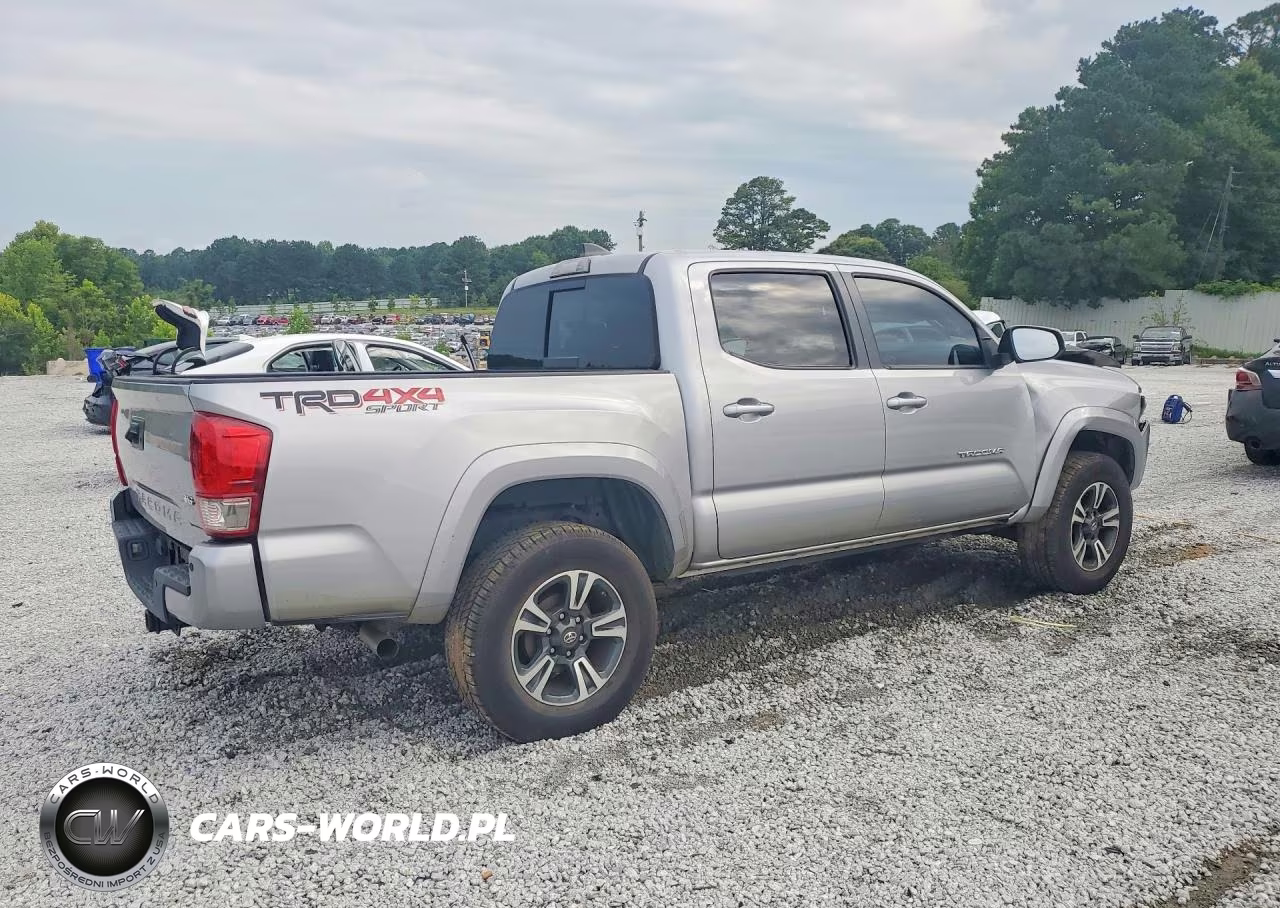 2017 Toyota Tacoma Trd Sport VIN:5TFCZ5AN2HX115583 - 3