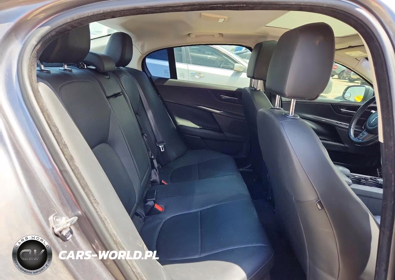 2017 Jaguar Xe Premium VIN:SAJAD4BG3HA974279 - 10