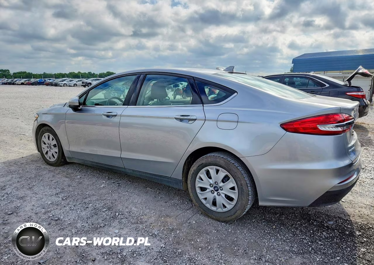 2020 Ford Fusion S VIN:3FA6P0G79LR262585 - 2
