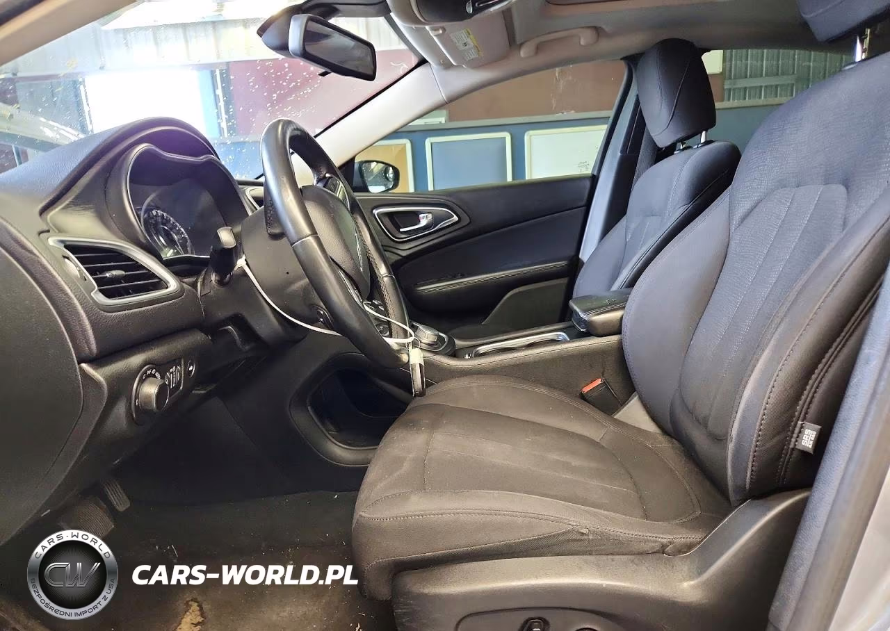 2015 Chrysler 200 Limited VIN:1C3CCCAB1FN649215 - 7