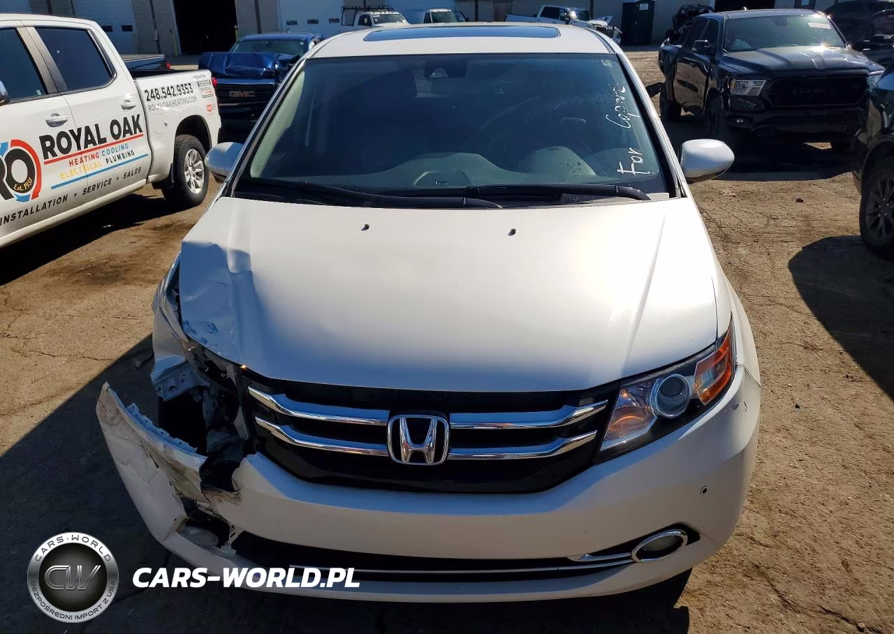 2015 Honda Odyssey Touring VIN:5FNRL5H91FB124819 - 5