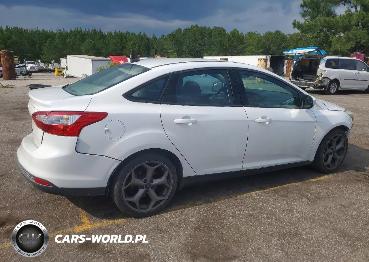 2014 Ford Focus Se VIN:1FADP3F27EL376309 - 3