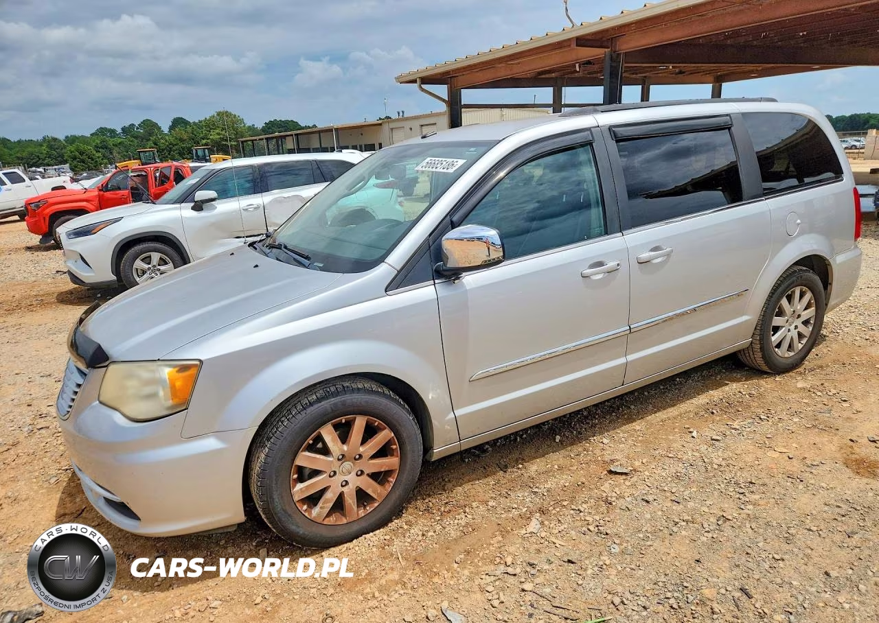 2011 Chrysler Town & Country Touring L