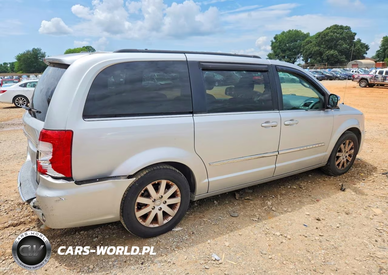 2011 Chrysler Town & Country Touring L VIN:2A4RR8DG7BR615571 - 3