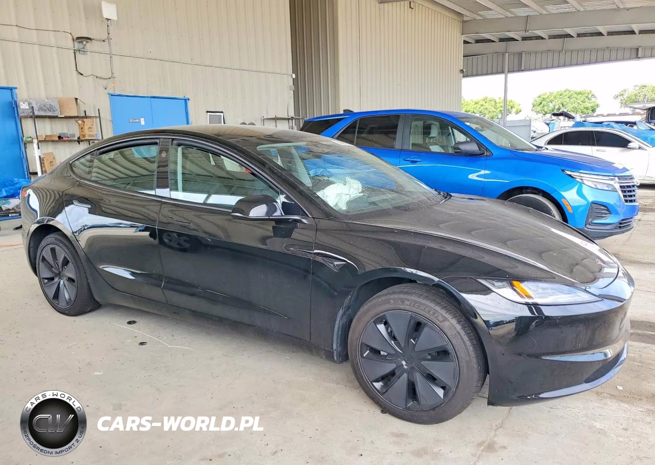 2025 Tesla Model 3 VIN:5YJ3E1EA1SF943525 - 4