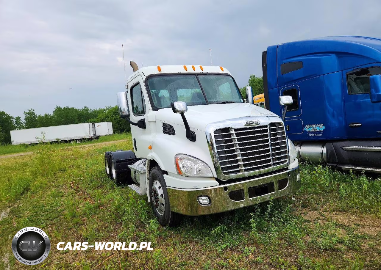 2013 Freightliner Cascadia Semi Truck