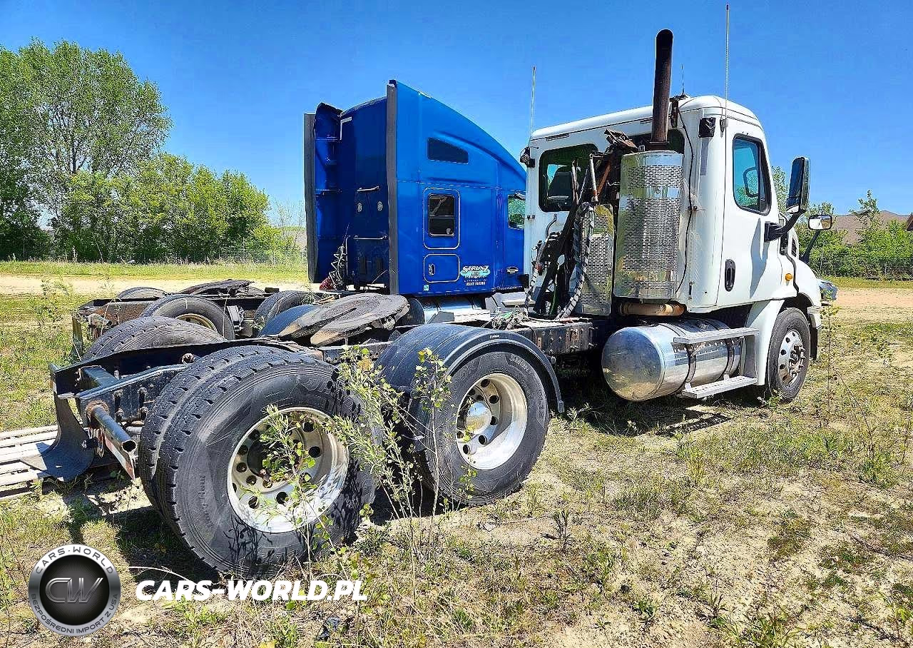 2013 Freightliner Cascadia Semi Truck VIN:1FUJGBDV8DSBW1400 - 4