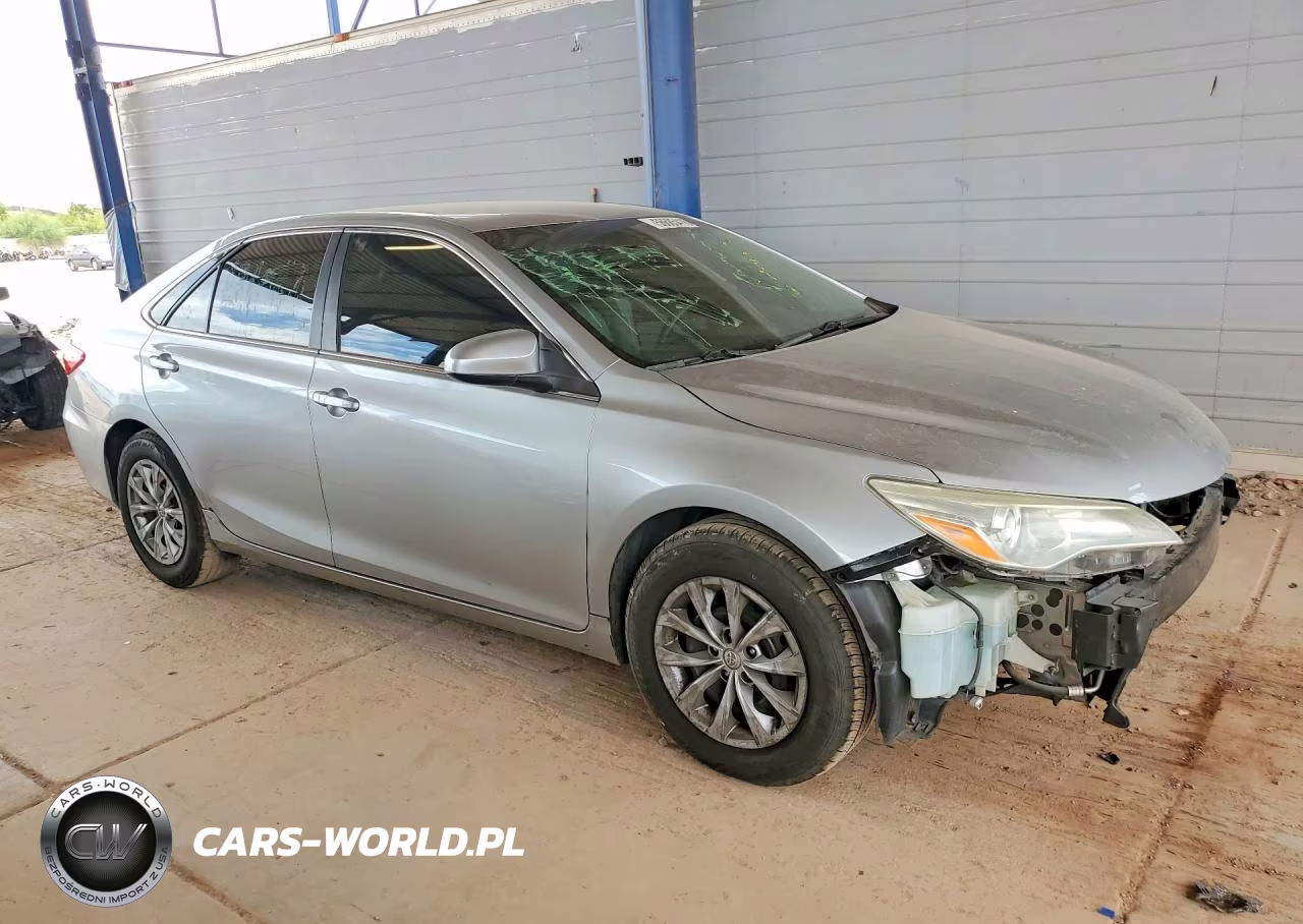 2015 Toyota Camry Le VIN:4T1BF1FK9FU038975 - 4
