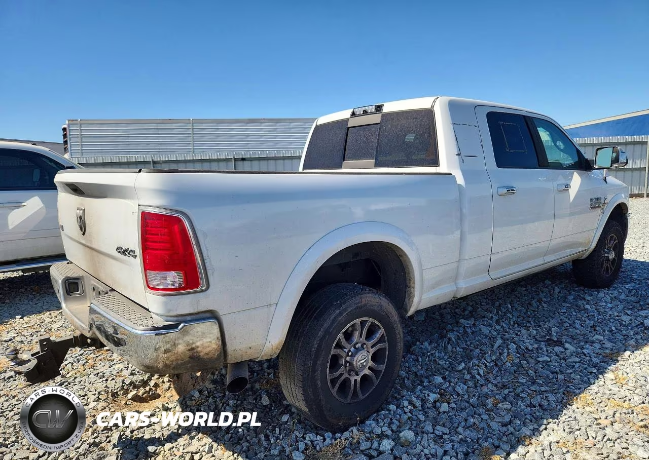 2015 Ram 3500 Laramie VIN:3C63R3MLXFG616826 - 3