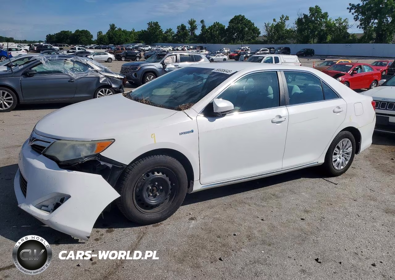 2014 Toyota Camry Hybrid Le – zdjęcie 1 z 12