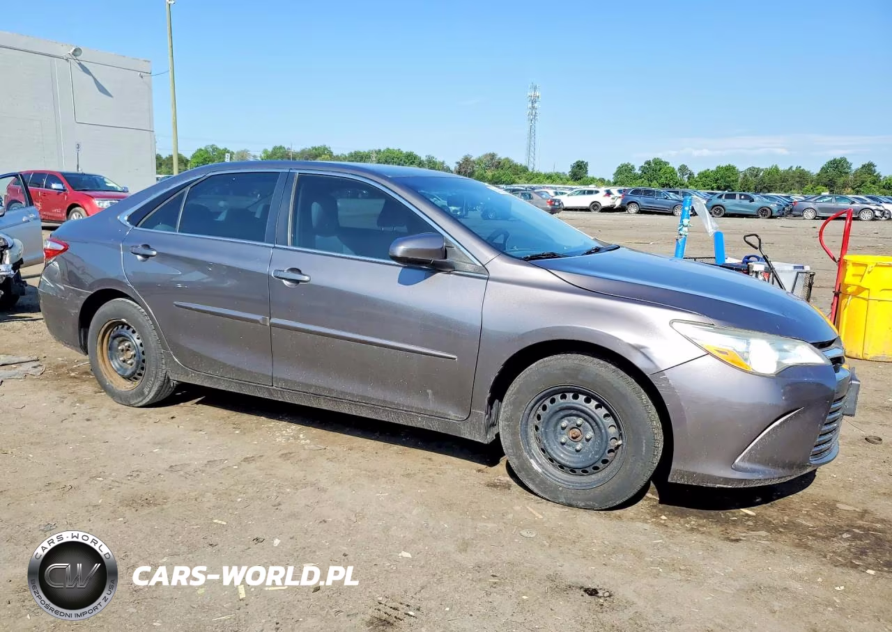 2016 Toyota Camry Le VIN:4T4BF1FK4GR556631 - 4