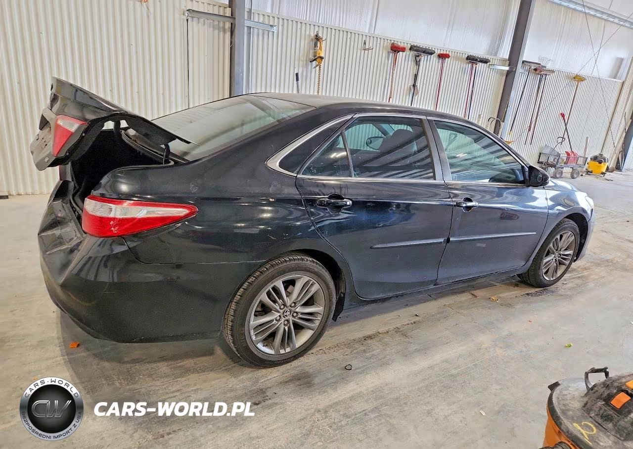2016 Toyota Camry Se VIN:4T1BF1FK3GU138264 - 3
