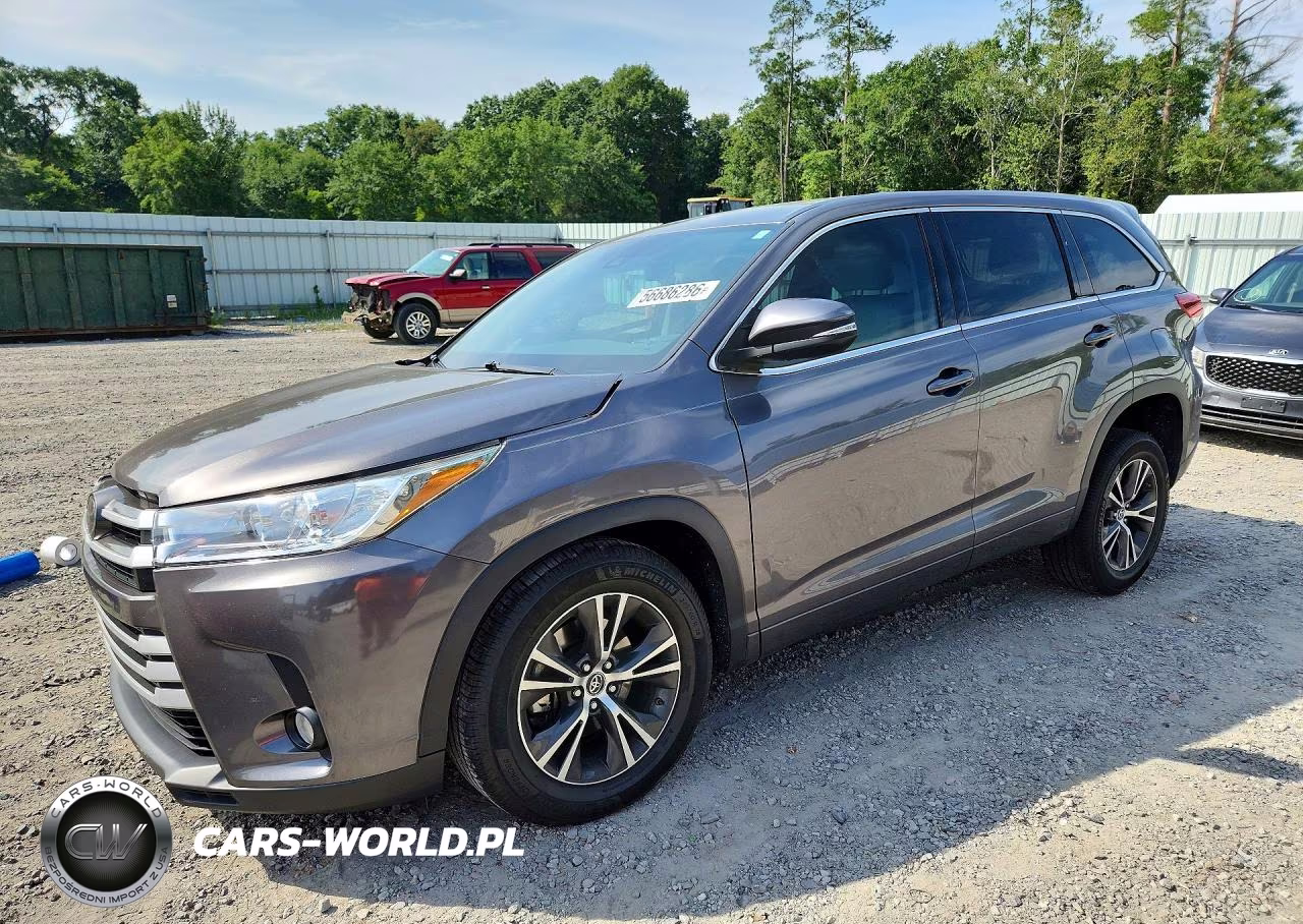 2017 Toyota Highlander Le Plus – zdjęcie 1 z 14