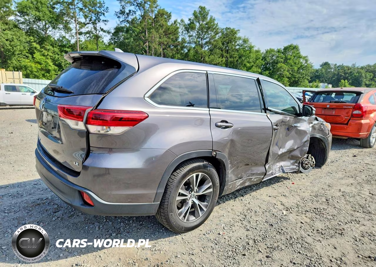 2017 Toyota Highlander Le Plus VIN:5TDZZRFH1HS218066 - 3