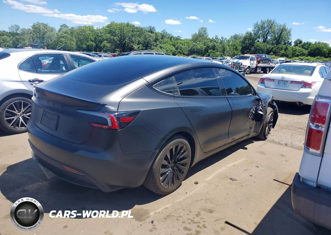 2024 Tesla Model 3 VIN:5YJ3E1EB2RF819024 - 3
