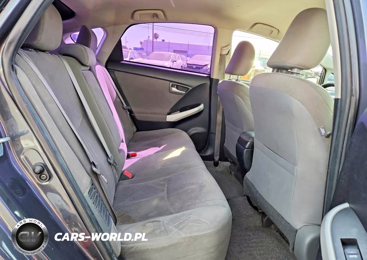 2015 Toyota Prius Plug-In Hybrid Base VIN:JTDKN3DPXF3066677 - 10
