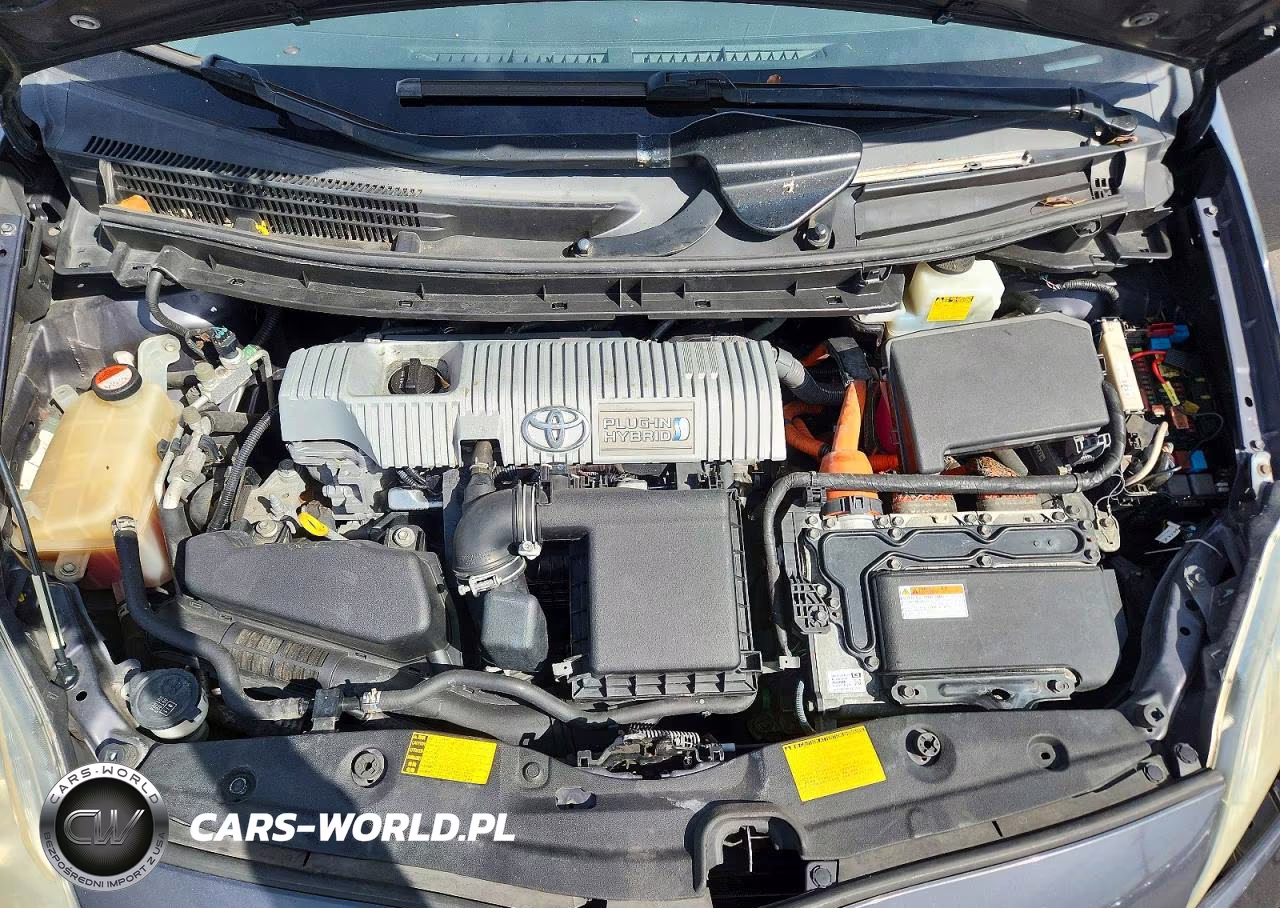 2015 Toyota Prius Plug-In Hybrid Base VIN:JTDKN3DPXF3066677 - 11