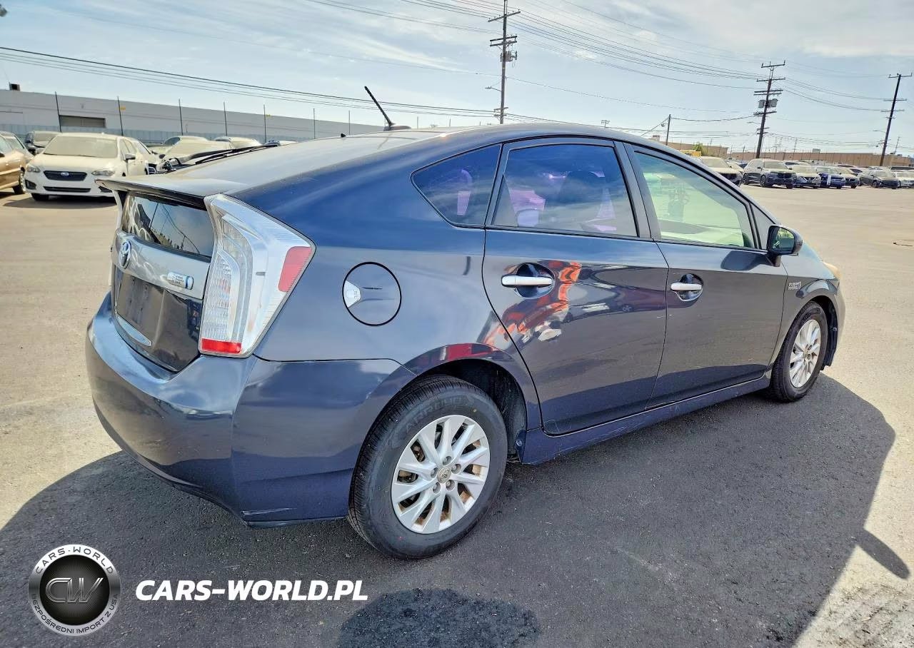 2015 Toyota Prius Plug-In Hybrid Base VIN:JTDKN3DPXF3066677 - 3