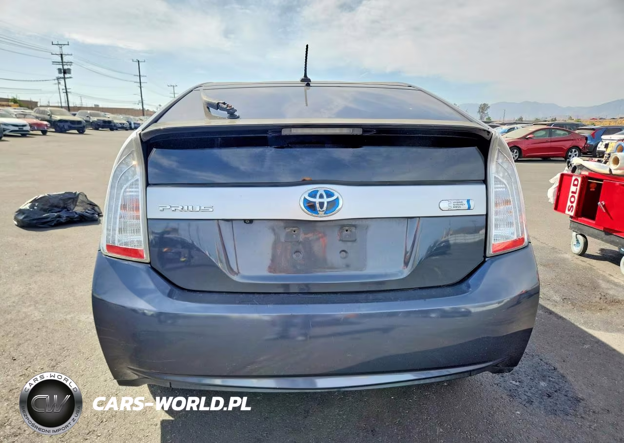 2015 Toyota Prius Plug-In Hybrid Base VIN:JTDKN3DPXF3066677 - 6