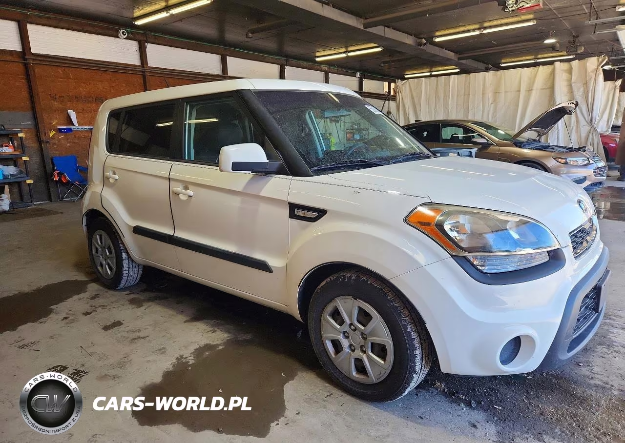 2013 Kia Soul Base VIN:KNDJT2A56D7531136 - 4