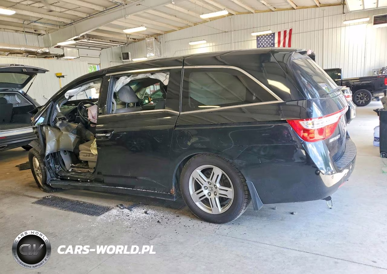 2013 Honda Odyssey Touring VIN:5FNRL5H98DB074725 - 2