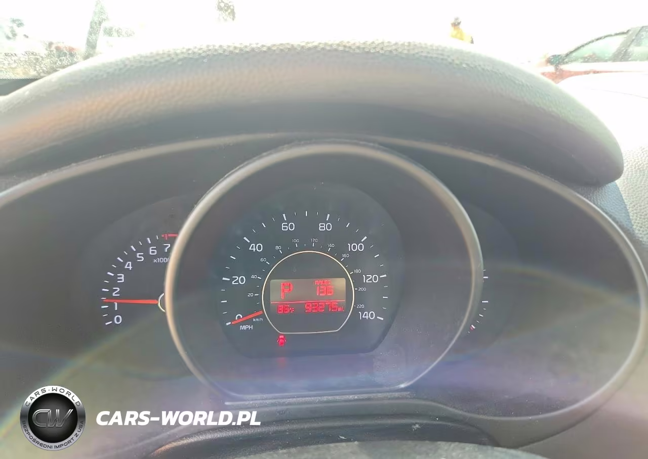 2016 Kia Soul + VIN:KNDJP3A58G7356712 - 9