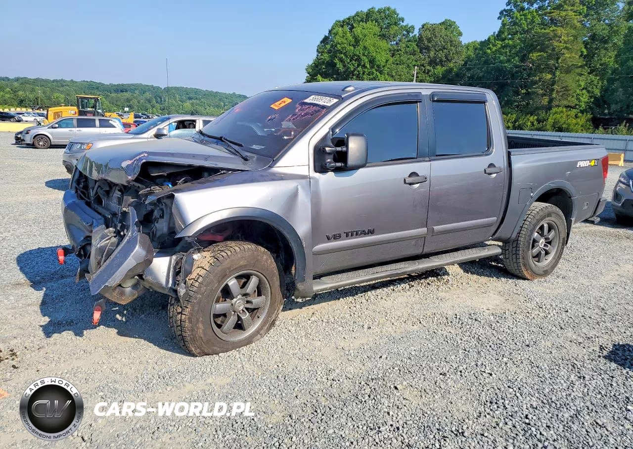 2013 Nissan Titan Sv