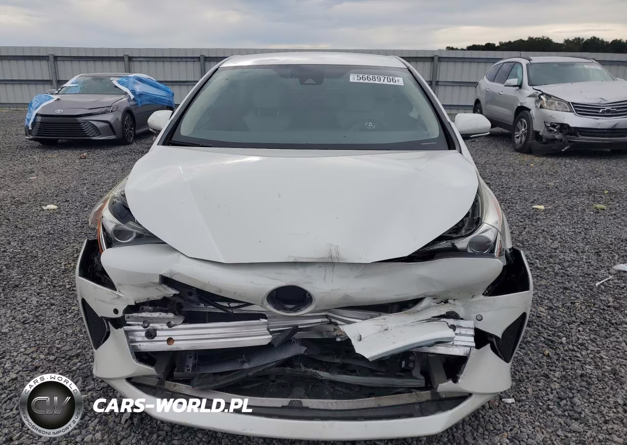 2018 Toyota Prius Four VIN:JTDKARFU9J3066292 - 5