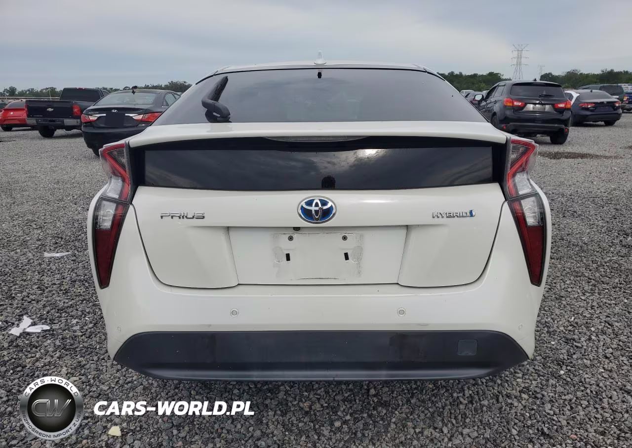 2018 Toyota Prius Four VIN:JTDKARFU9J3066292 - 6