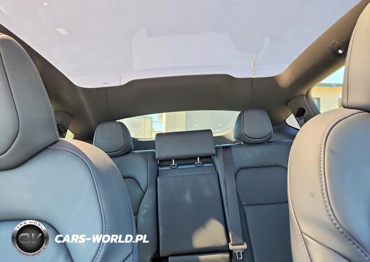 2026 Tesla Model Y VIN:7SAYGDEE2TF583111 - 10