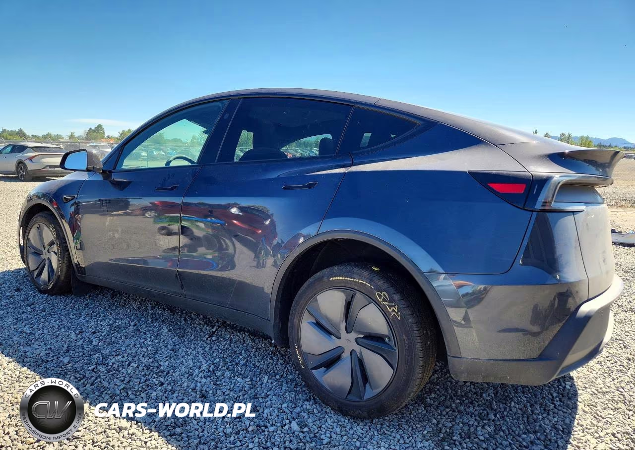 2026 Tesla Model Y VIN:7SAYGDEE2TF583111 - 2