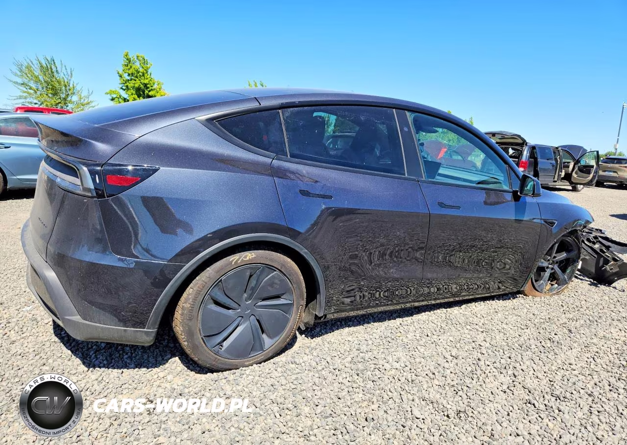 2026 Tesla Model Y VIN:7SAYGDEE2TF583111 - 3