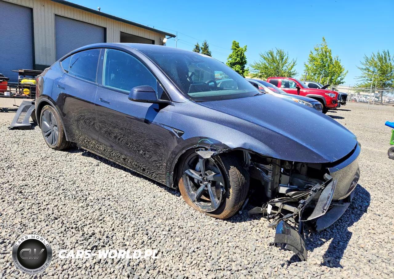 2026 Tesla Model Y VIN:7SAYGDEE2TF583111 - 4