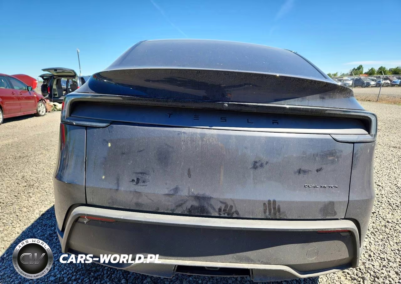 2026 Tesla Model Y VIN:7SAYGDEE2TF583111 - 6