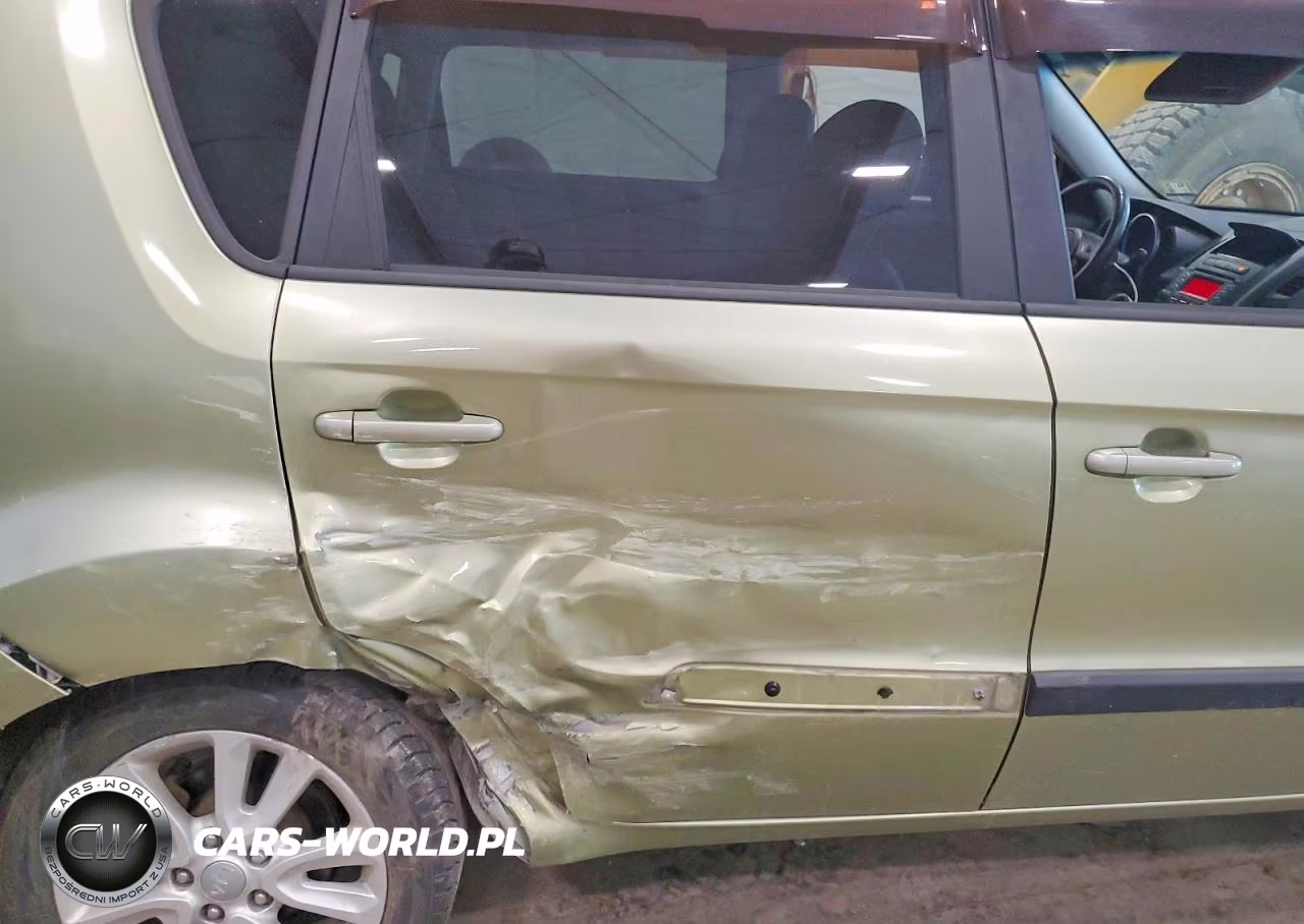 2013 Kia Soul + VIN:KNDJT2A64D7589951 - 10