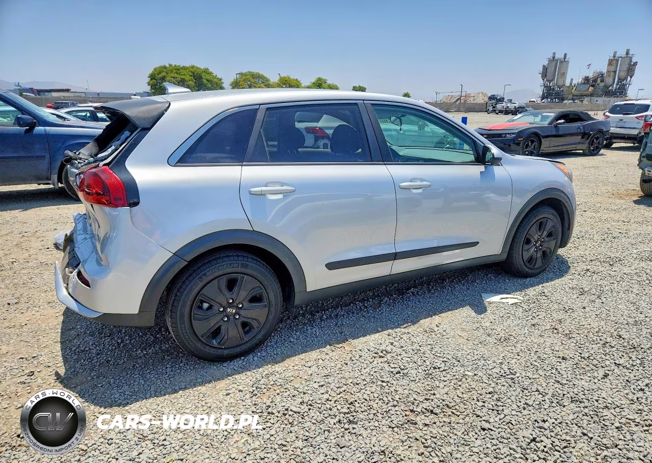2018 Kia Niro Fe VIN:KNDCB3LC3J5206660 - 3