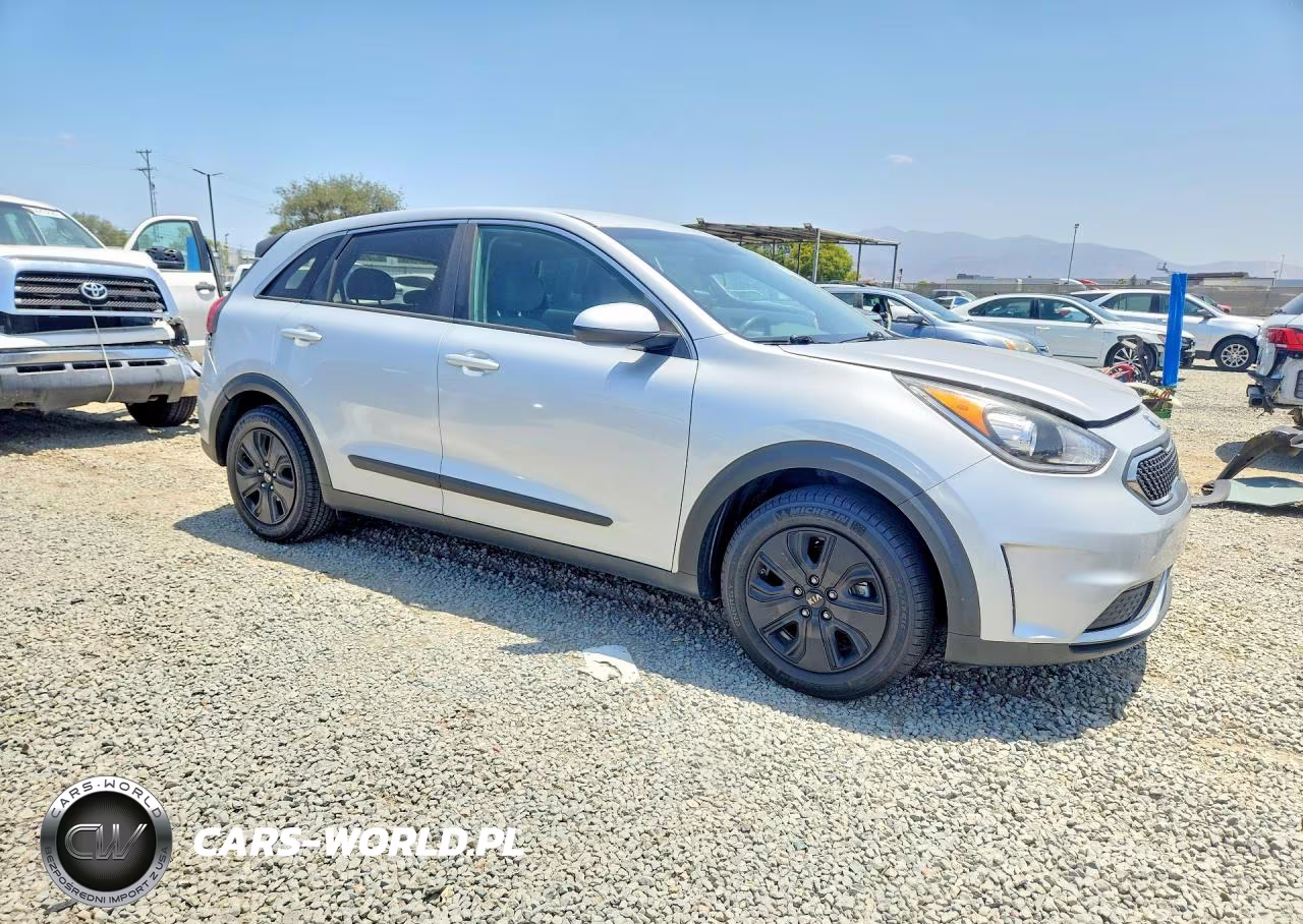 2018 Kia Niro Fe VIN:KNDCB3LC3J5206660 - 4