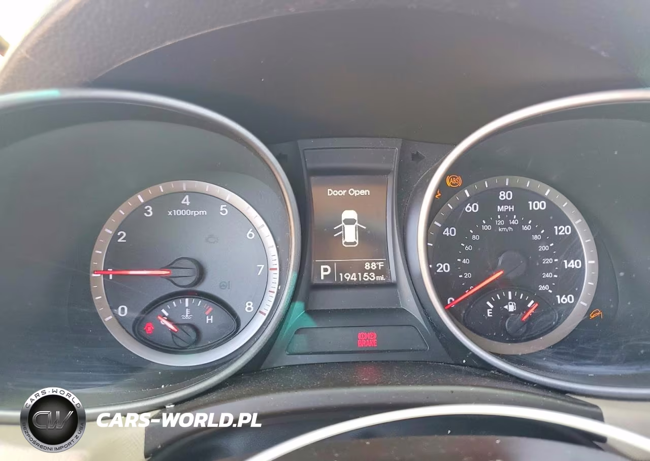 2016 Hyundai Santa Fe Sport 2.4L VIN:5XYZU3LBXGG357376 - 9
