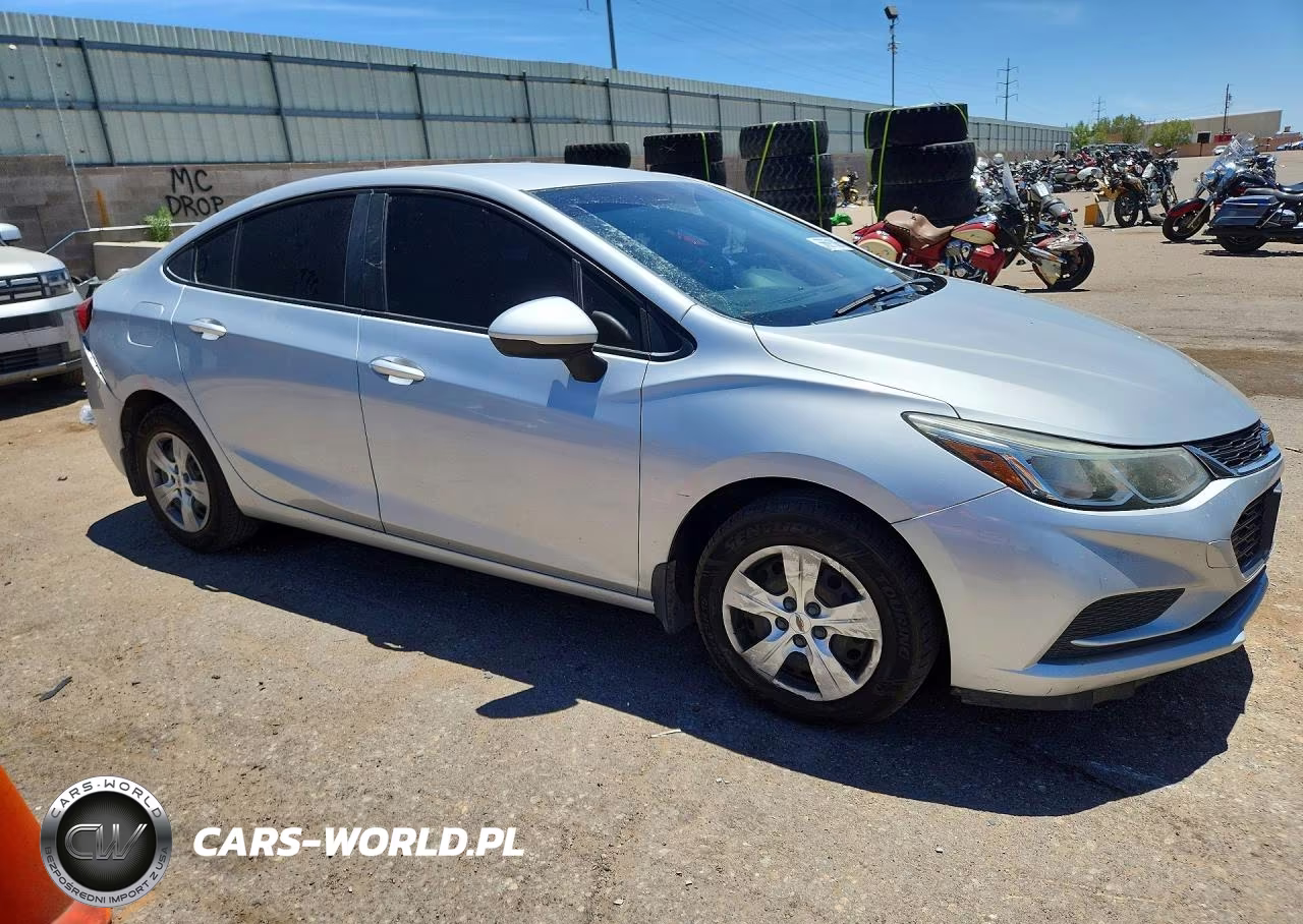 2018 Chevrolet Cruze Ls VIN:1G1BC5SM2J7237104 - 4