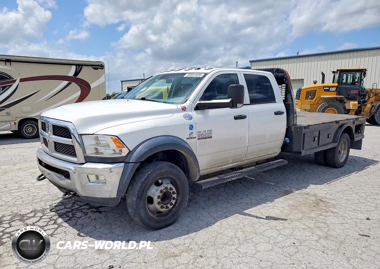 2018 Ram 5500 VIN:3C7WRNFL4JG110581 - 1