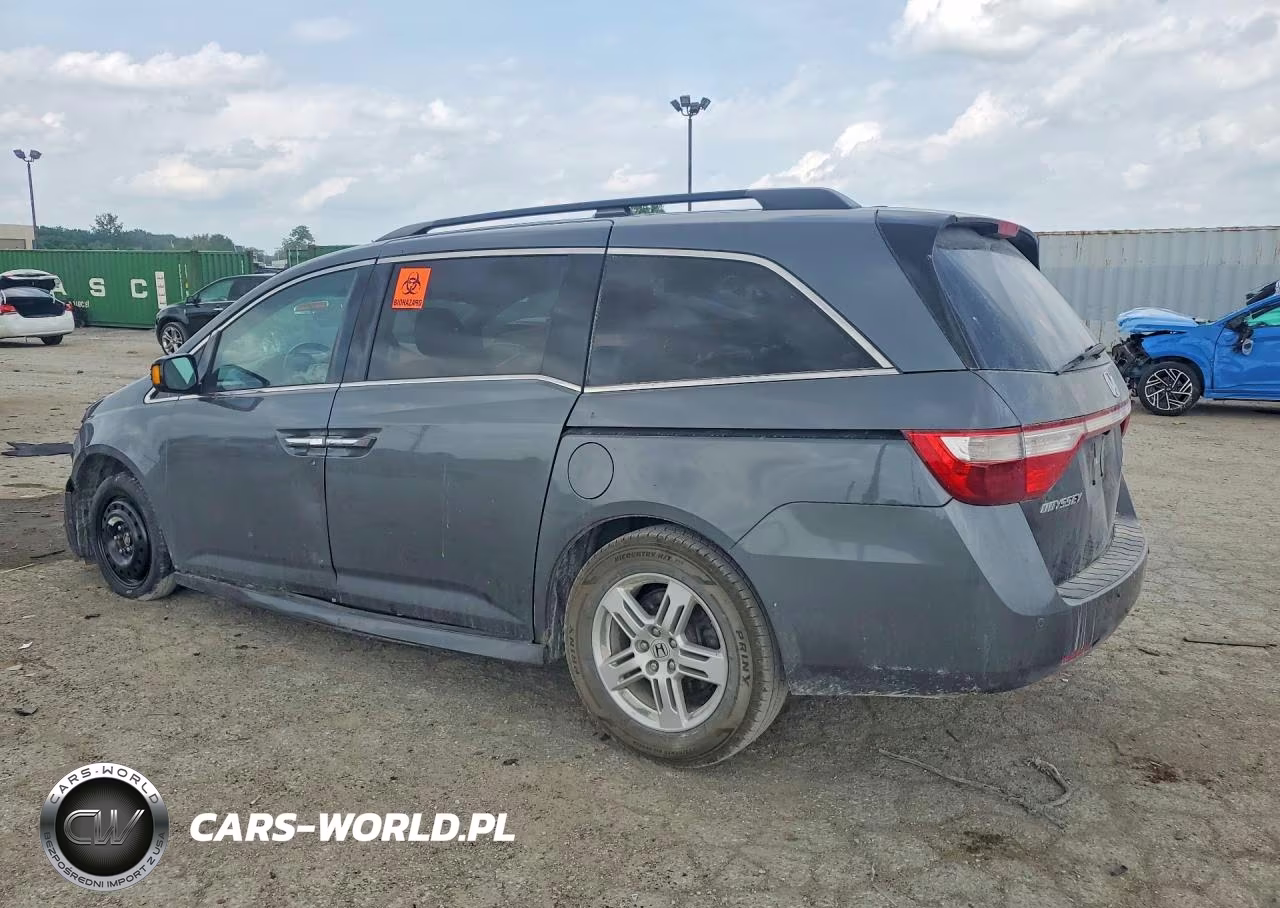 2013 Honda Odyssey Touring VIN:5FNRL5H95DB057073 - 2