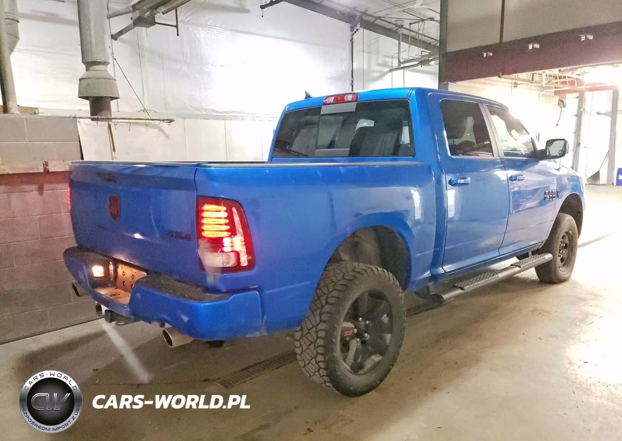 2018 Ram 1500 Sport VIN:1C6RR7MT2JS196160 - 3