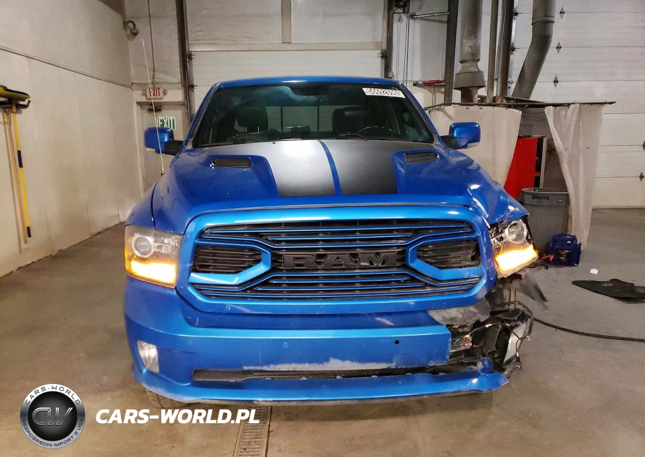 2018 Ram 1500 Sport VIN:1C6RR7MT2JS196160 - 5